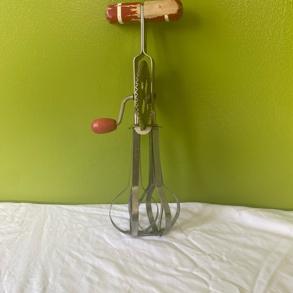 Source Unknown Red and Silver Kitchen Tool Hand Whisk